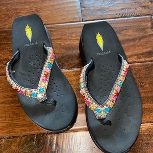 Volatile size 6 flip flops
